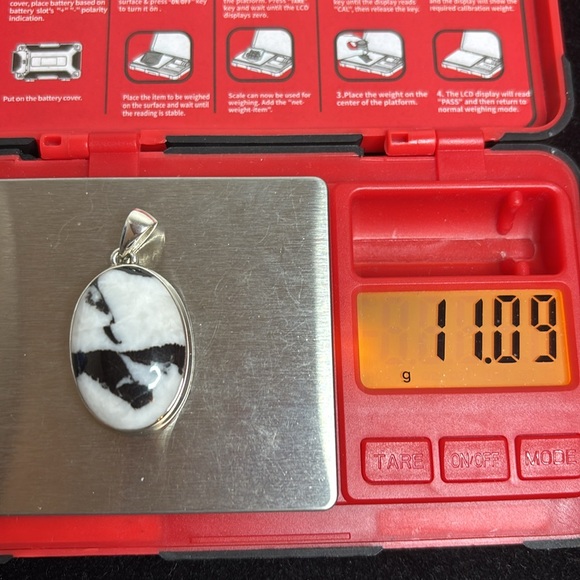 White buffalo pendant sterling silver - Picture 8 of 8